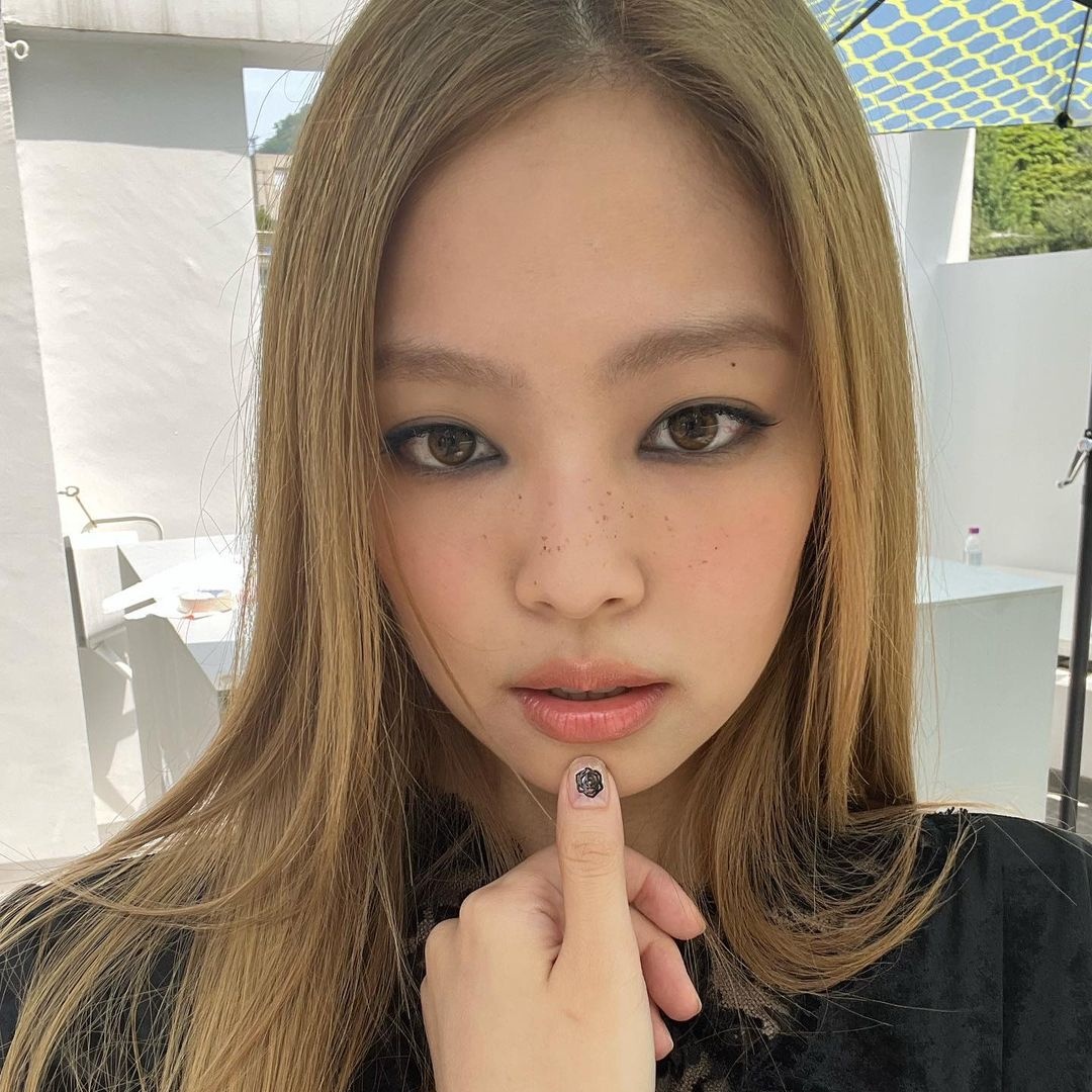 blackpink jennie makeup look