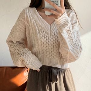 Souland - V-Neck Cable-Knit Cropped Sweater