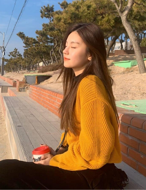 ITZY Yeji Cozy Yellow Knitwear Spring 2020